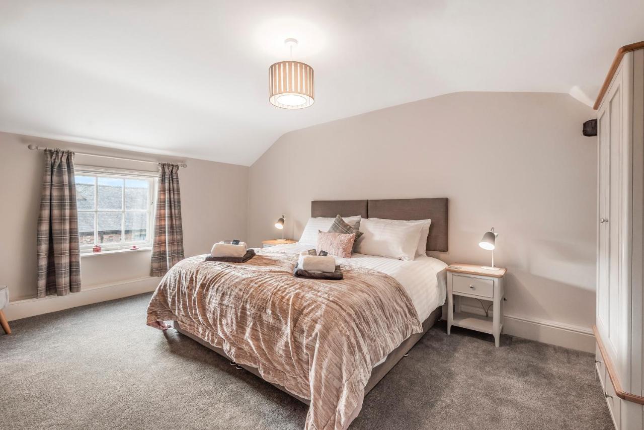 Great Gate House View, Micklegate Near Station *